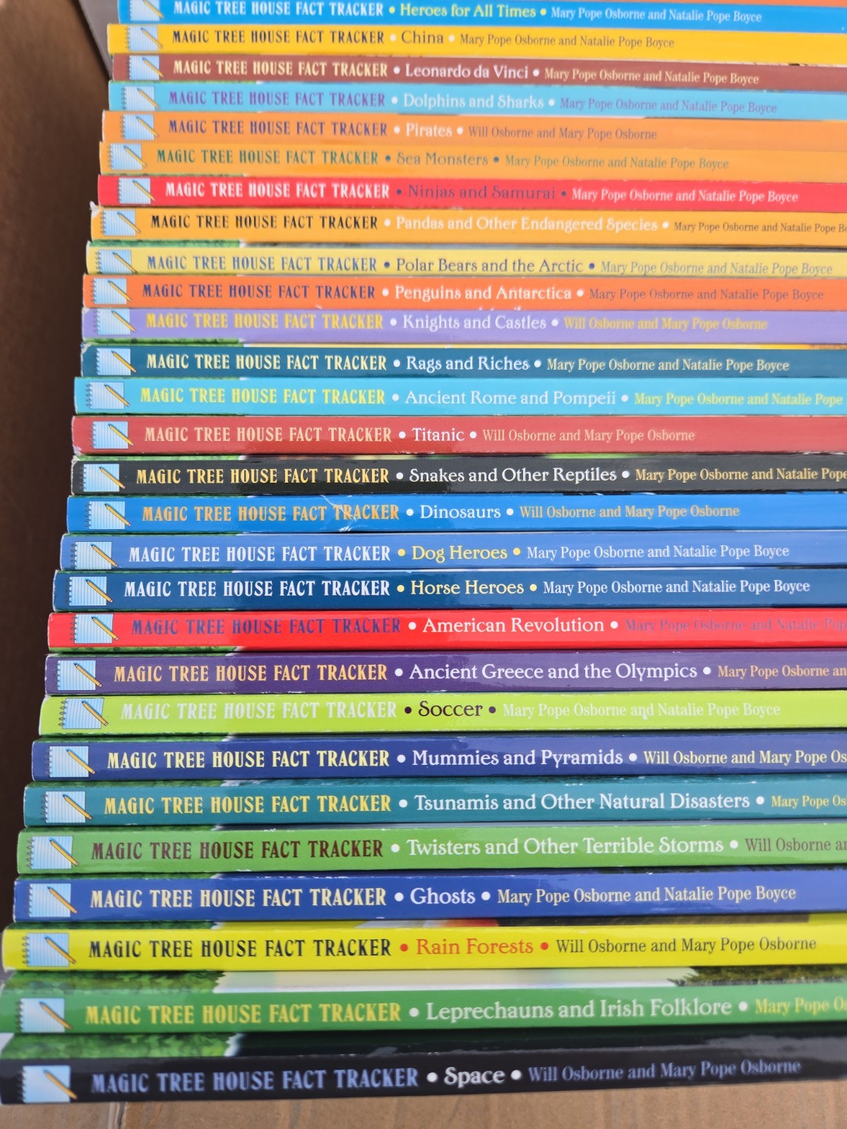 Nice Lot Of 31 Magic Tree House Fact Tracker Books Mary Pope Osborn