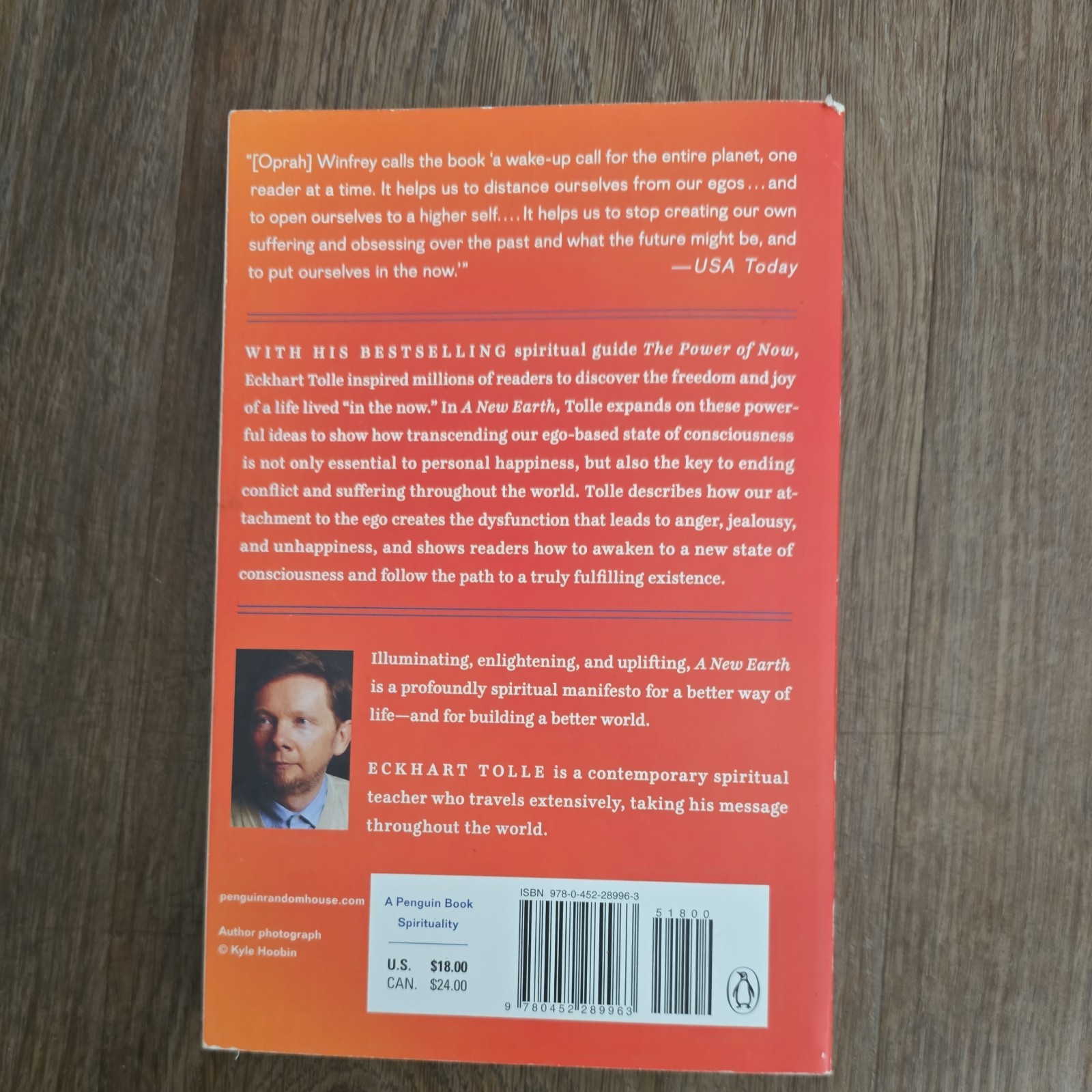 New Earth: Oprah’s Book Club : Awakening to Your Life’s Purpose by Eckhart Tolle