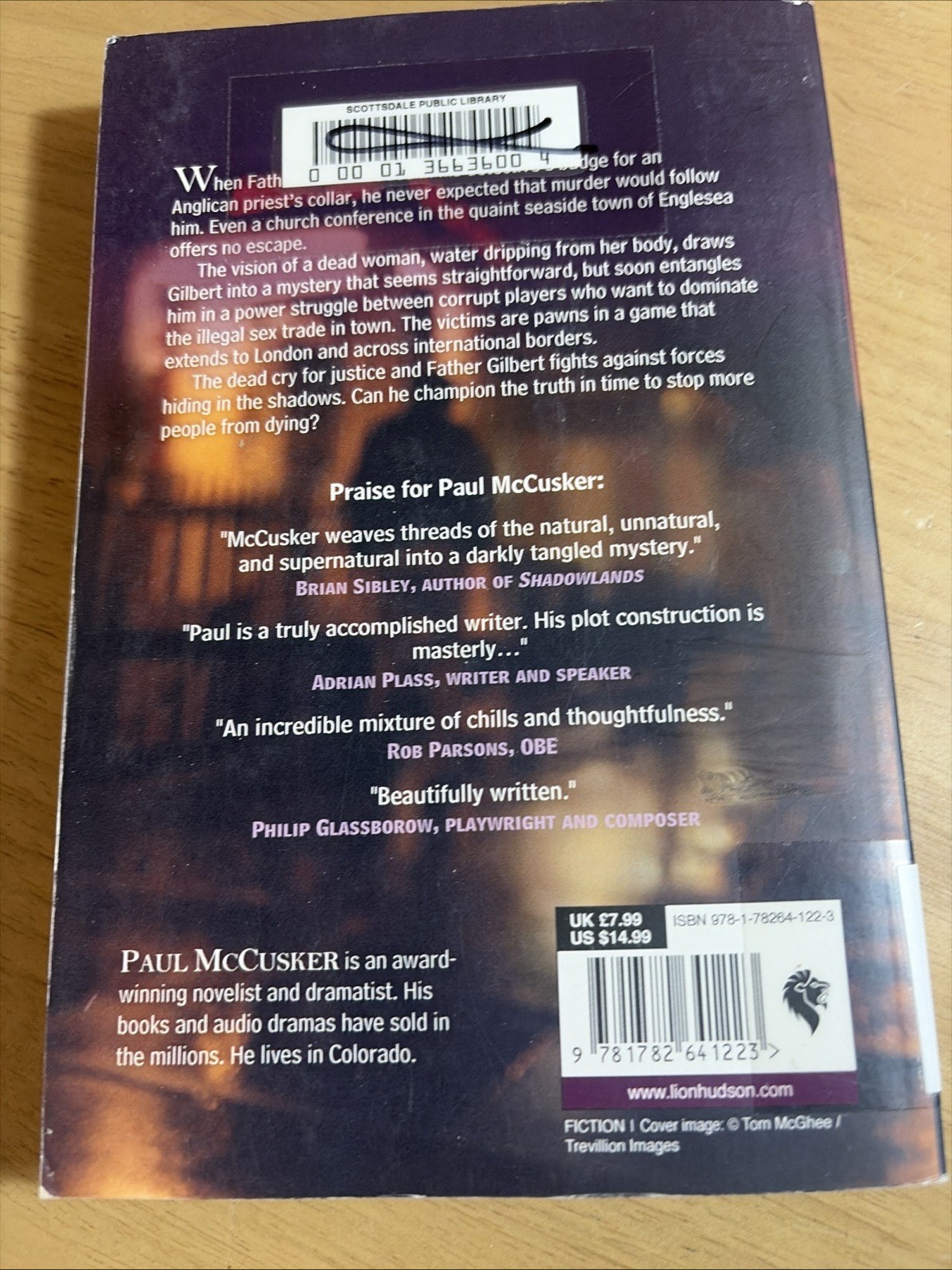 Death in the Shadows (Father Gilbert – Paperback, McCusker Paul Ex-lib VG