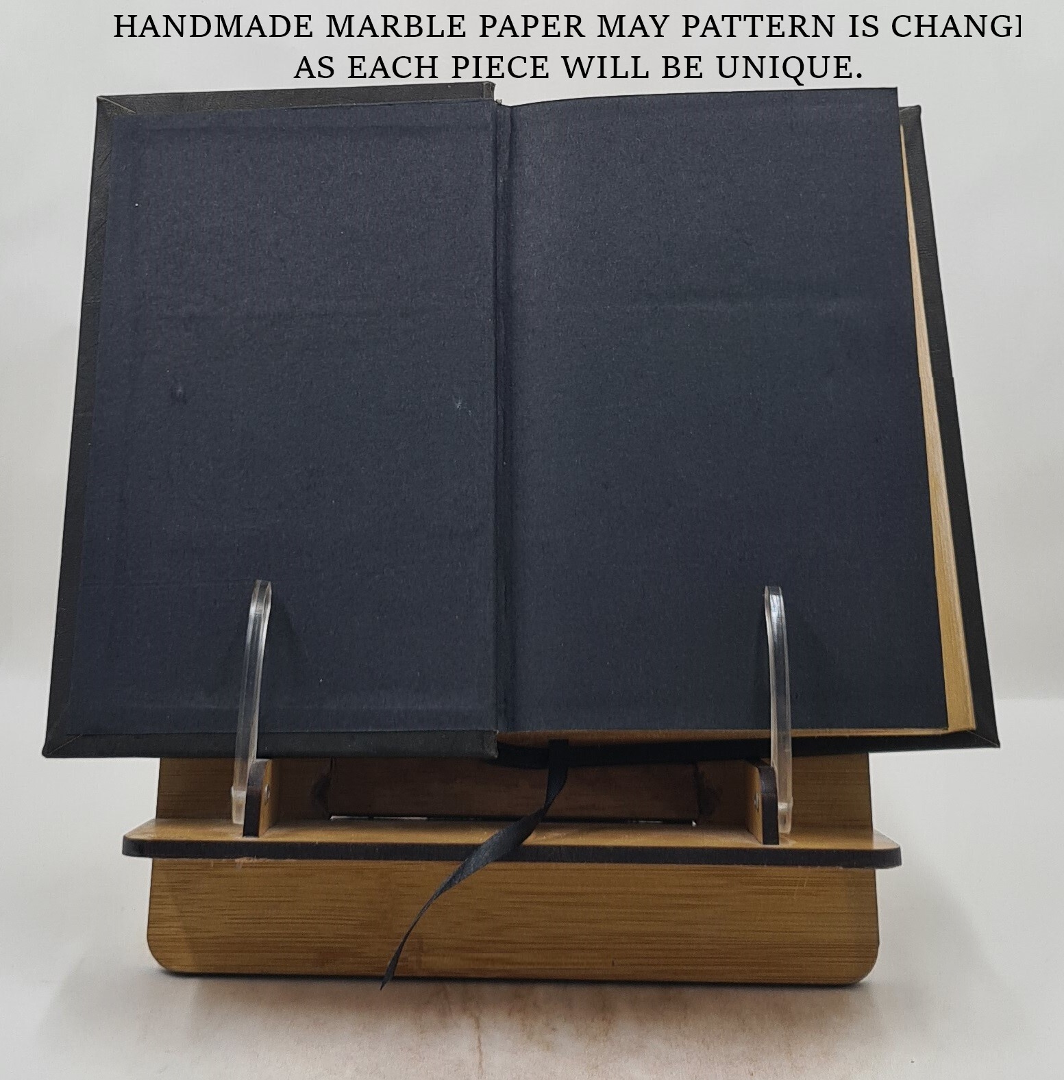A People’S History Of The United States [Premium Leather Bound]